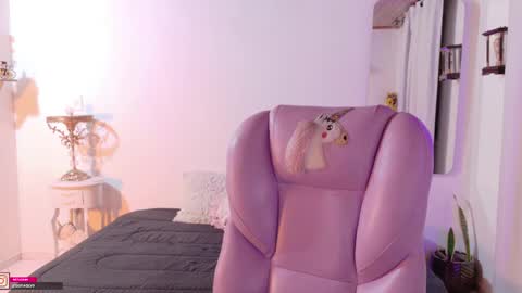 Snapshot of pau_cute chatting on May 2026 04:54:01 AM Sofa online show from May 2026 04:54:01 AM