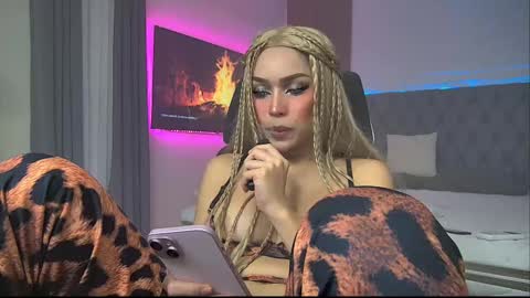 Paula online show from February 2025 12:33:01 PM