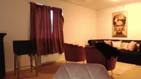 paulina online show from September 2025 06:08:02 PM