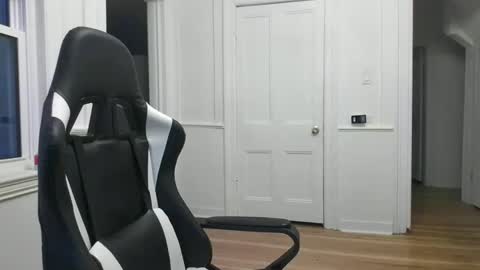 Snapshot of paul9333 chatting on December 2024 09:38:01 PM shy online show from December 2024 09:38:01 PM