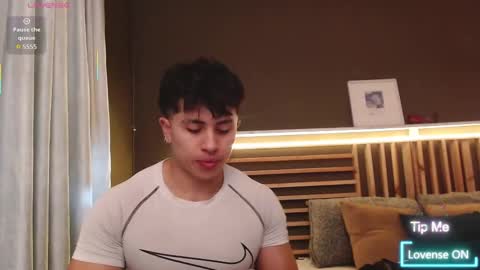 Paul online show from October 2025 01:08:02 PM