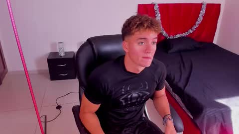 Paull George online show from November 2025 07:04:02 PM