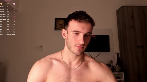 Paul online show from December 2025 08:40:01 PM