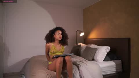 Snapshot of paulacora100 chatting on March 2025 12:00:02 AM Paula online show from March 2025 12:00:02 AM