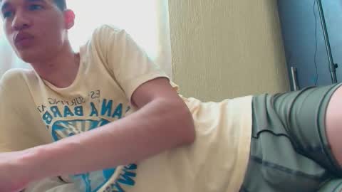 Snapshot of paulhot18 chatting on November 2025 01:39:01 PM Paul Mklain online show from November 2025 01:39:01 PM