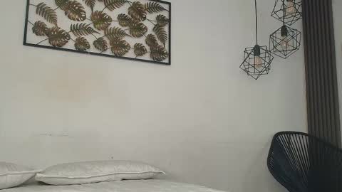 Snapshot of paulina_saruma chatting on October 2025 08:20:02 PM PAU online show from October 2025 08:20:02 PM