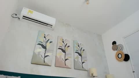 Snapshot of paulina_saruma chatting on October 2025 07:51:01 PM PAU online show from October 2025 07:51:01 PM