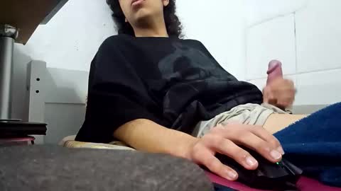 Snapshot of paumedio_tropa chatting on October 2025 03:38:01 AM paumedio_tropa online show from October 2025 03:38:01 AM