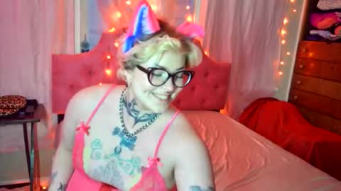 Snapshot of peachpwuppy chatting on January 2026 03:56:01 AM Peach Pwuppy online show from January 2026 03:56:01 AM