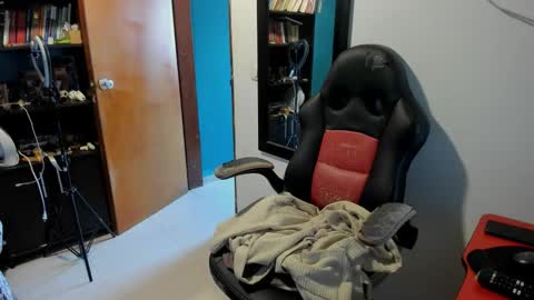 Snapshot of peanut_tangerine chatting on September 2025 06:07:01 PM Tangerine Penaut online show from September 2025 06:07:01 PM