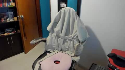 Snapshot of peanut_tangerine chatting on November 2025 11:04:01 PM Tangerine Penaut online show from November 2025 11:04:01 PM