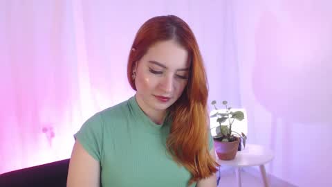 Snapshot of pear__moon chatting on January 2025 06:28:01 AM LILLY online show from January 2025 06:28:01 AM