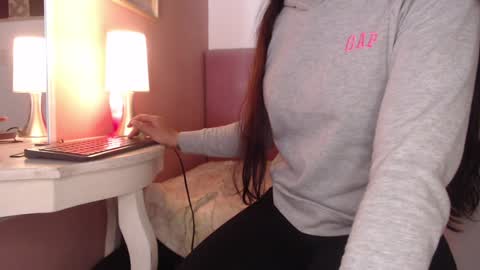 Pearl online show from December 2024 09:04:02 PM