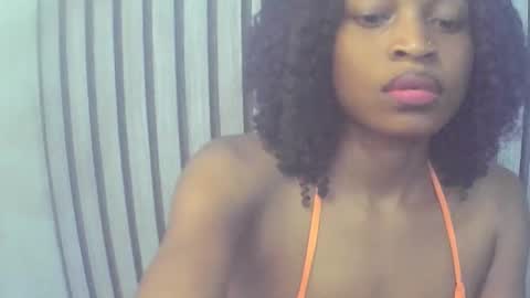 Snapshot of peetyface chatting on November 2025 05:56:01 PM Lizzy online show from November 2025 05:56:01 PM