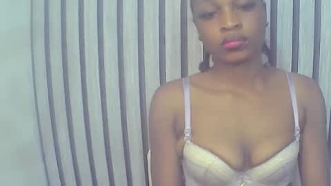 Snapshot of peetyface chatting on December 2025 10:52:01 PM Lizzy online show from December 2025 10:52:01 PM