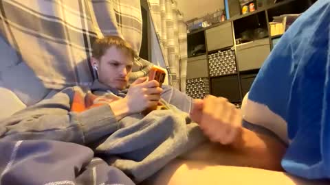 Snapshot of penguin666778 chatting on November 2025 07:24:02 PM Penguin online show from November 2025 07:24:02 PM