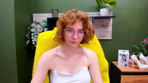 Snapshot of penny_lust chatting on October 2025 06:47:02 AM Penny online show from October 2025 06:47:02 AM