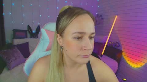 Dia  online show from January 2025 08:48:01 PM