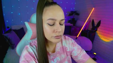 Dia  online show from October 2025 09:23:02 PM