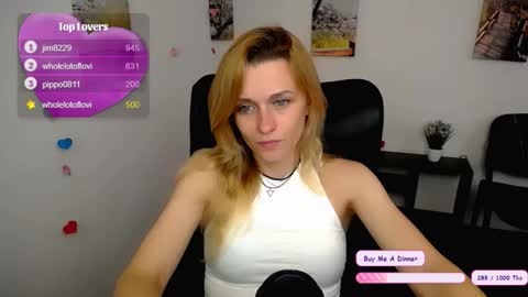 Mia online show from November 2025 10:46:02 AM