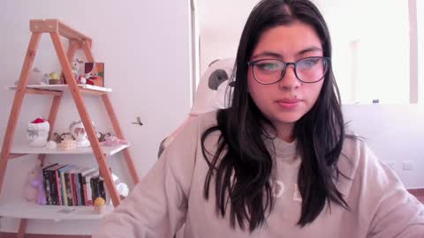 Sarah Ana Banana online show from February 2025 06:49:02 PM