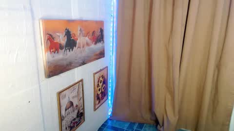 Snapshot of perfect_angel69 chatting on December 2024 04:58:02 AM call me angel online show from December 2024 04:58:02 AM