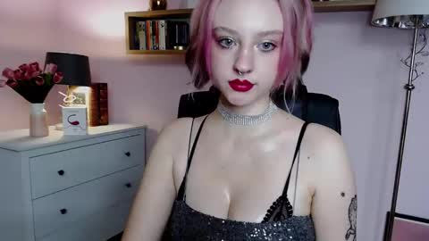 Madeline online show from December 2024 06:38:01 PM