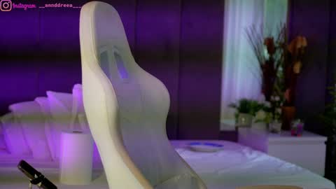 Dee online show from September 2025 02:08:01 PM