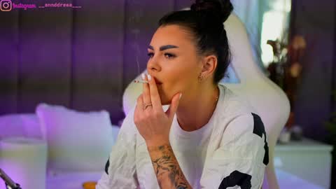 Dee online show from October 2025 12:04:02 PM