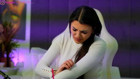 Dee online show from November 2025 12:08:02 PM