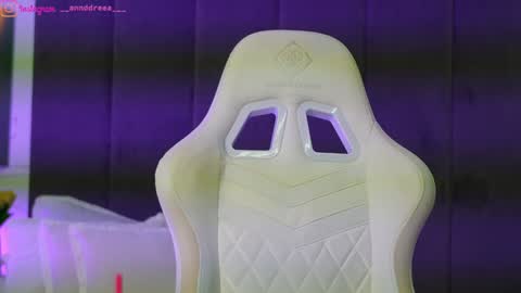 Dee online show from December 2025 04:12:02 PM