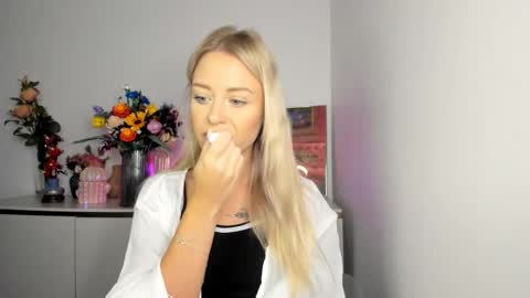 Cindy online show from September 2025 05:23:01 AM