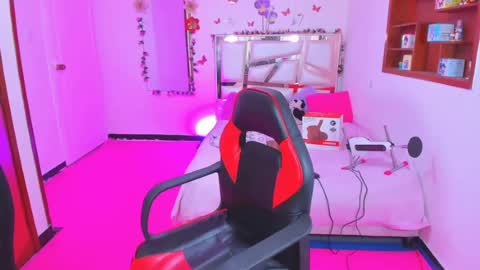 PERLA online show from July 2026 01:25:02 AM