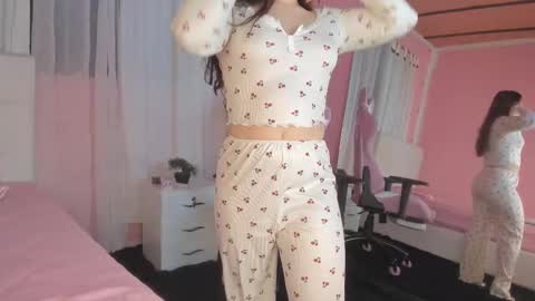 Marie online show from November 2025 09:30:01 AM