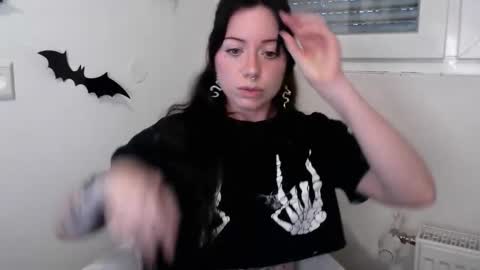 Persephone online show from November 2025 08:14:02 AM