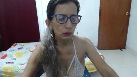 Snapshot of pervert_milf4uu_4 chatting on October 2025 03:30:01 AM luz online show from October 2025 03:30:01 AM