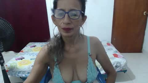 Snapshot of pervert_milf4uu_4 chatting on November 2025 04:29:02 AM luz online show from November 2025 04:29:02 AM