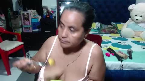 Snapshot of pervert_mommy_x chatting on December 2024 07:32:02 PM SAMY online show from December 2024 07:32:02 PM