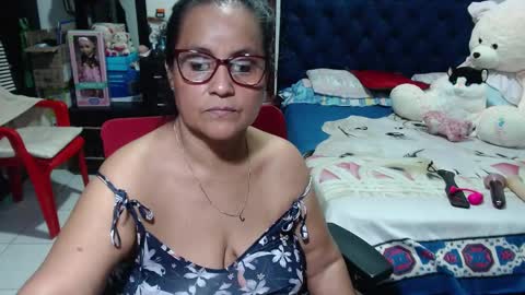 Snapshot of pervert_mommy_x chatting on January 2025 01:20:01 PM SAMY online show from January 2025 01:20:01 PM