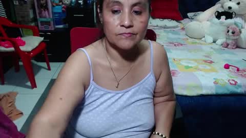 Snapshot of pervert_mommy_x chatting on January 2025 03:32:01 PM SAMY online show from January 2025 03:32:01 PM