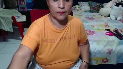 Snapshot of pervert_mommy_x chatting on February 2025 03:27:02 PM SAMY online show from February 2025 03:27:02 PM