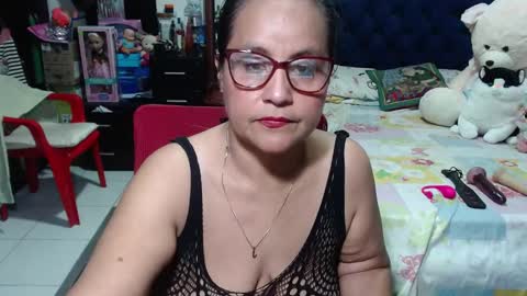 Snapshot of pervert_mommy_x chatting on February 2025 12:44:01 PM SAMY online show from February 2025 12:44:01 PM