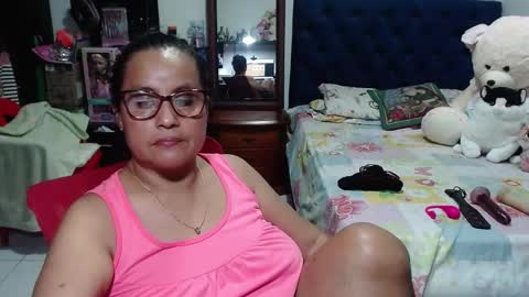 Snapshot of pervert_mommy_x chatting on February 2025 03:47:01 PM SAMY online show from February 2025 03:47:01 PM