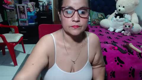 Snapshot of pervert_mommy_x chatting on February 2025 11:22:02 AM SAMY online show from February 2025 11:22:02 AM