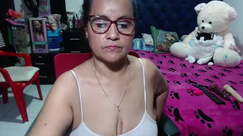 Snapshot of pervert_mommy_x chatting on February 2025 02:27:01 PM SAMY online show from February 2025 02:27:01 PM