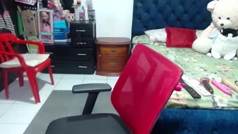 Snapshot of pervert_mommy_x chatting on March 2025 09:56:01 AM SAMY online show from March 2025 09:56:01 AM