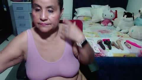 Snapshot of pervert_mommy_x chatting on September 2025 10:51:01 AM SAMY online show from September 2025 10:51:01 AM