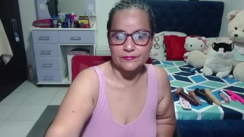 Snapshot of pervert_mommy_x chatting on October 2025 10:02:02 AM SAMY online show from October 2025 10:02:02 AM