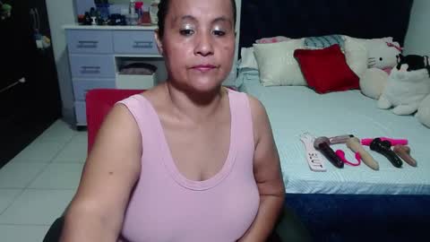 Snapshot of pervert_mommy_x chatting on October 2025 11:21:02 AM SAMY online show from October 2025 11:21:02 AM