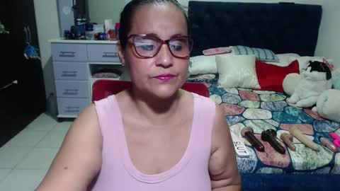 Snapshot of pervert_mommy_x chatting on October 2025 09:43:01 AM SAMY online show from October 2025 09:43:01 AM